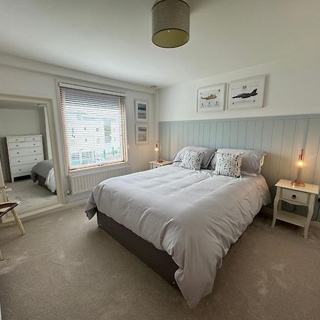 Marina Sea View Apt - Second Floor With Lift, Modern Голігед Екстер'єр фото