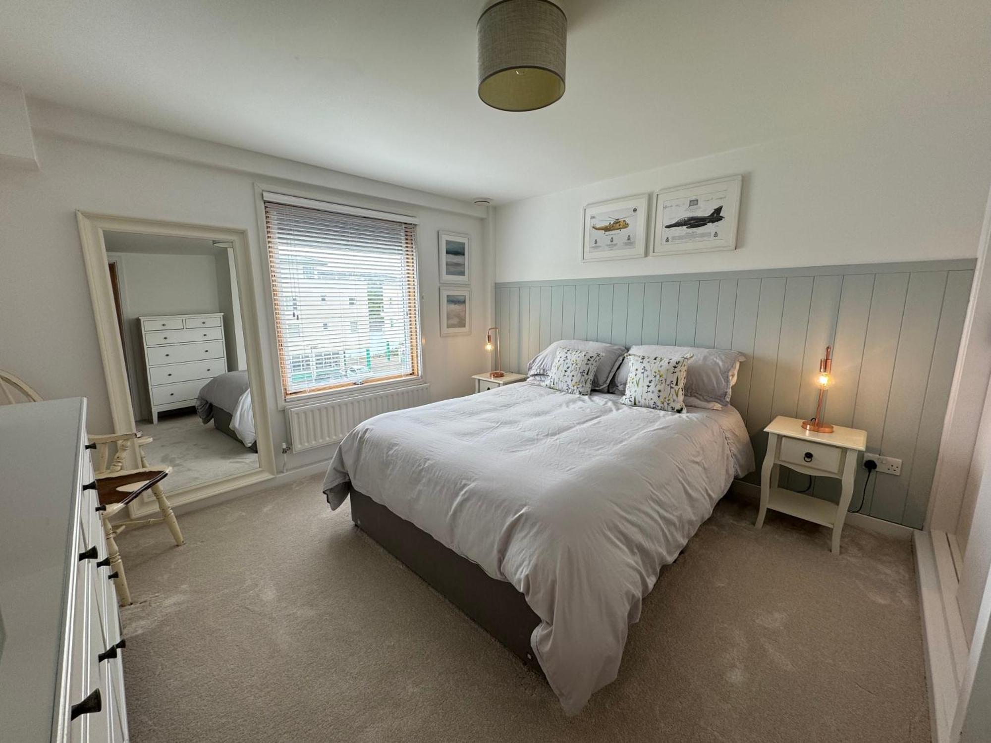 Marina Sea View Apt - Second Floor With Lift, Modern Голігед Екстер'єр фото