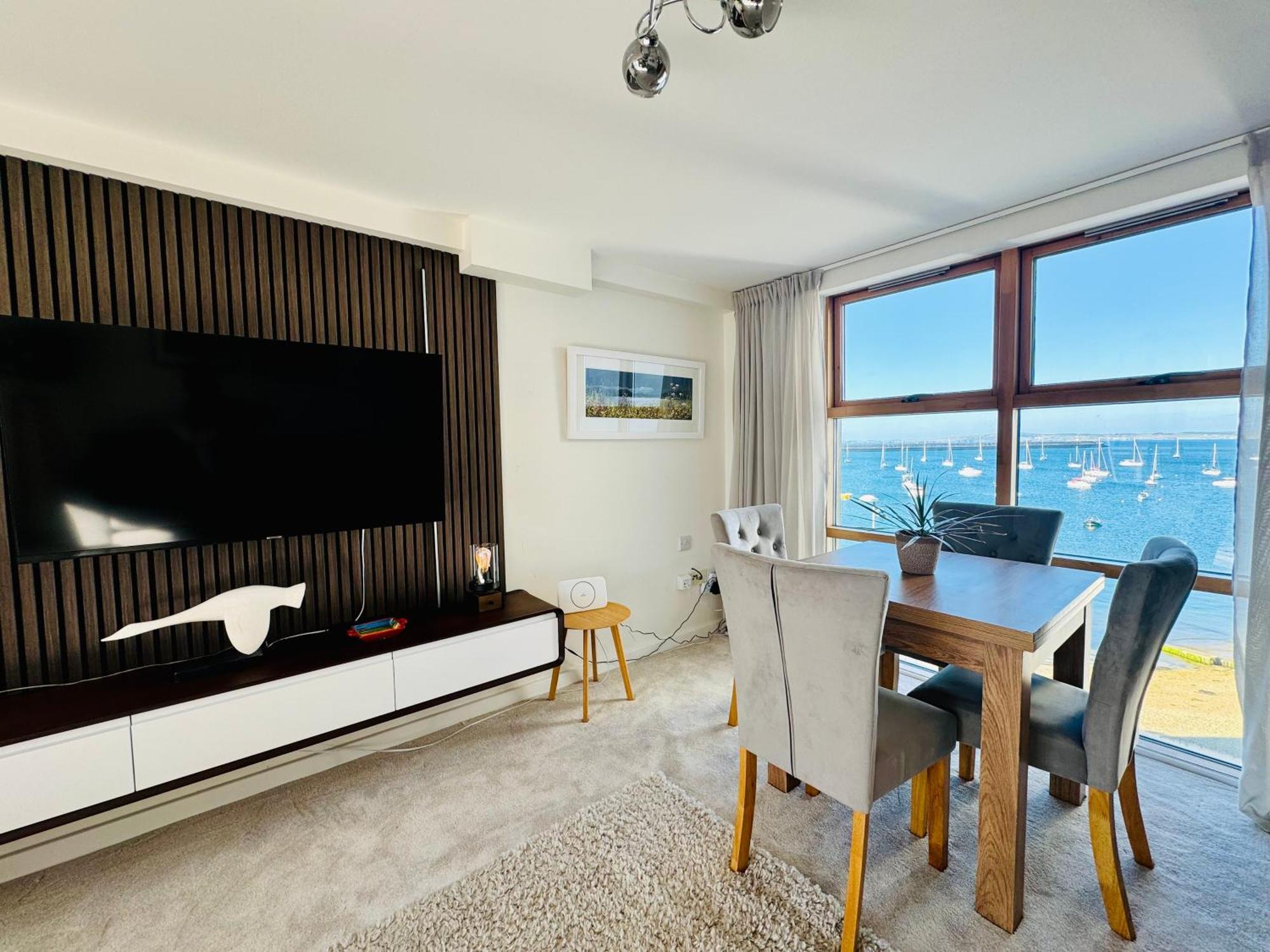 Marina Sea View Apt - Second Floor With Lift, Modern Голігед Екстер'єр фото