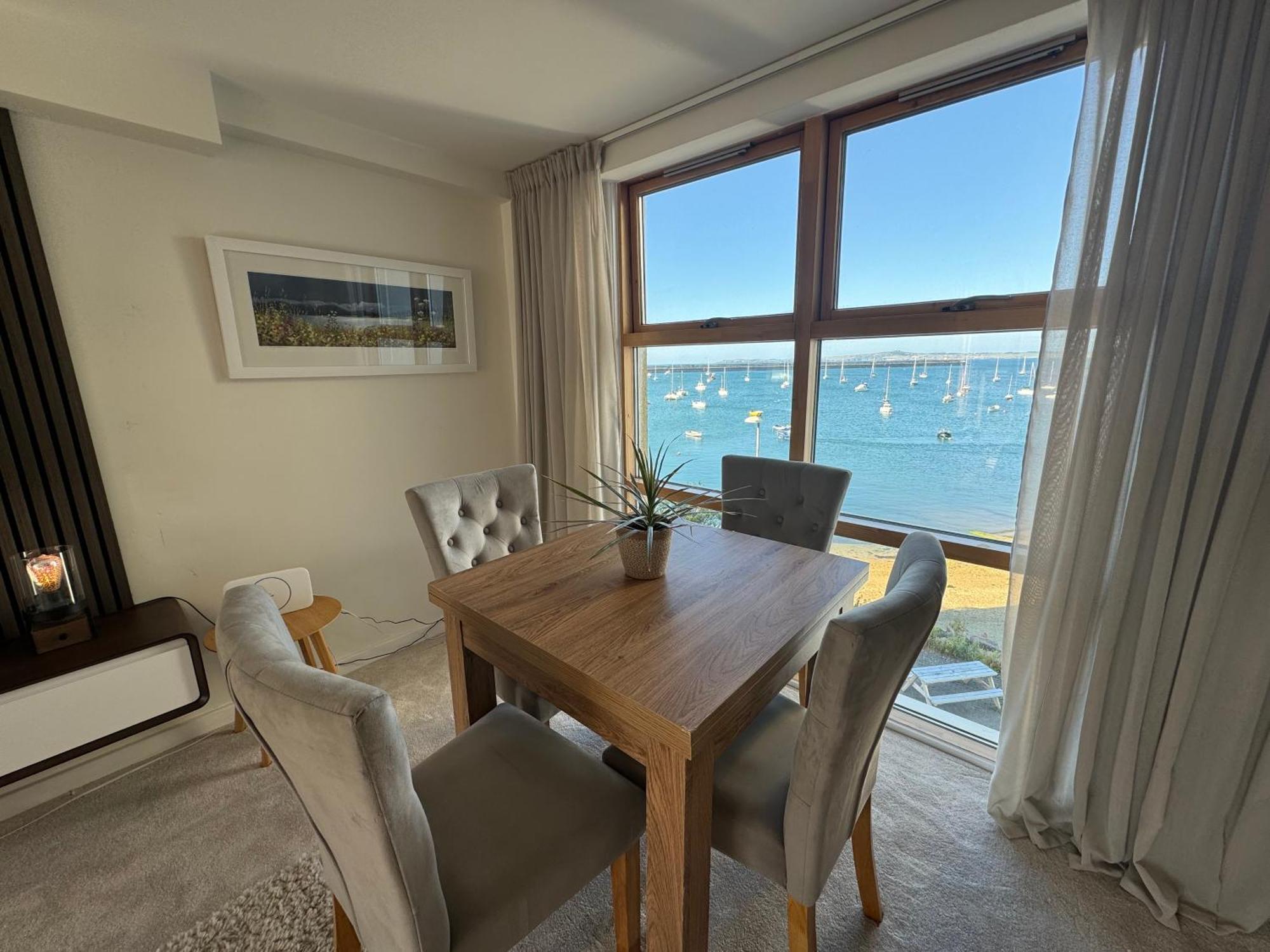 Marina Sea View Apt - Second Floor With Lift, Modern Голігед Екстер'єр фото